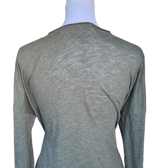 We The Free - Long Sleeve Flowy Green Shirt with Button Sleeve Detail Sz Small - Picture 4 of 6